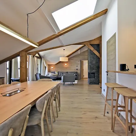 Renove Avec Aux Pieds, 4 Et Prestations Incluses A - Fr-1-613a-29 Courchevel