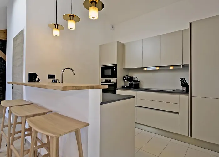 Renove Avec Aux Pieds, 4 Et Prestations Incluses A - Fr-1-613a-29 * Courchevel