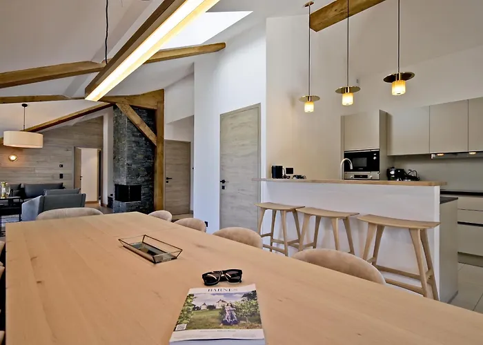 Lejlighed Renove Avec Aux Pieds, 4 Et Prestations Incluses A - Fr-1-613a-29