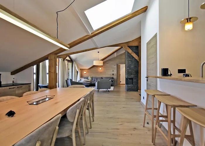 Renove Avec Aux Pieds, 4 Et Prestations Incluses A - Fr-1-613a-29 Courchevel