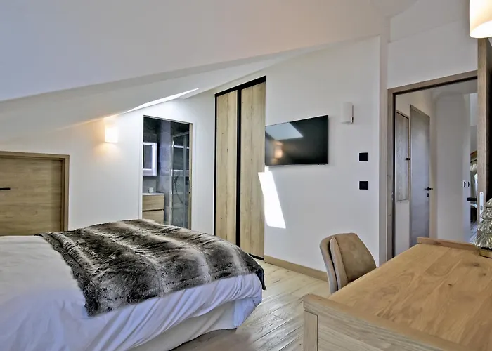 Lejlighed Renove Avec Aux Pieds, 4 Et Prestations Incluses A - Fr-1-613a-29